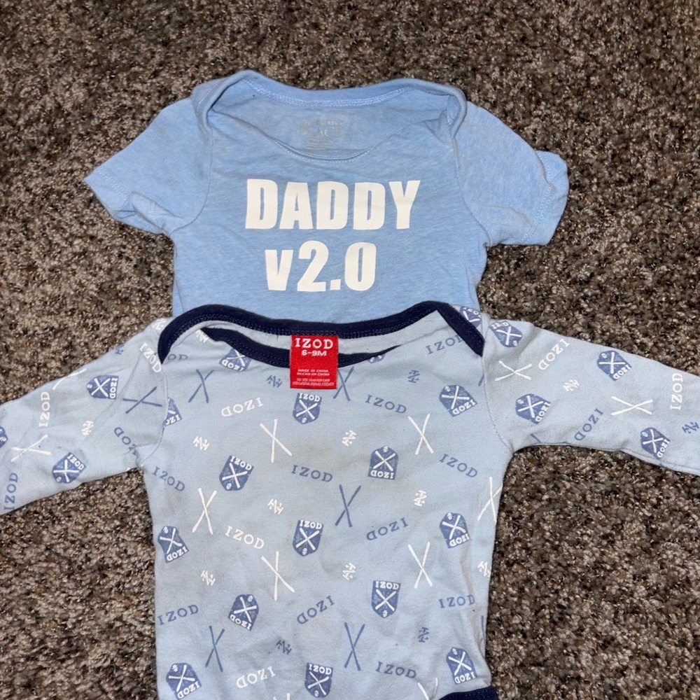 Izod Light Blue Infant Bodysuit Set with 'DADDY v2.0' Graphic